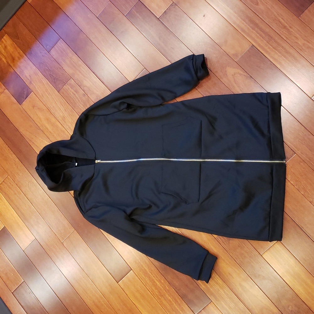 Women's Extra long black hoodie sweatshirt.